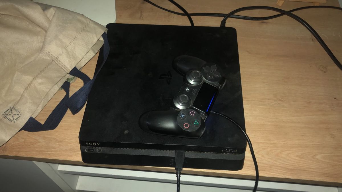 Ps 4