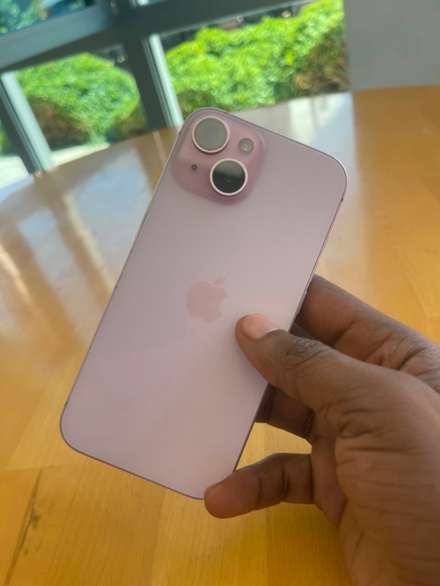 Iphone 15 128 gb 85% battery health. No replaced parts . *$400* .