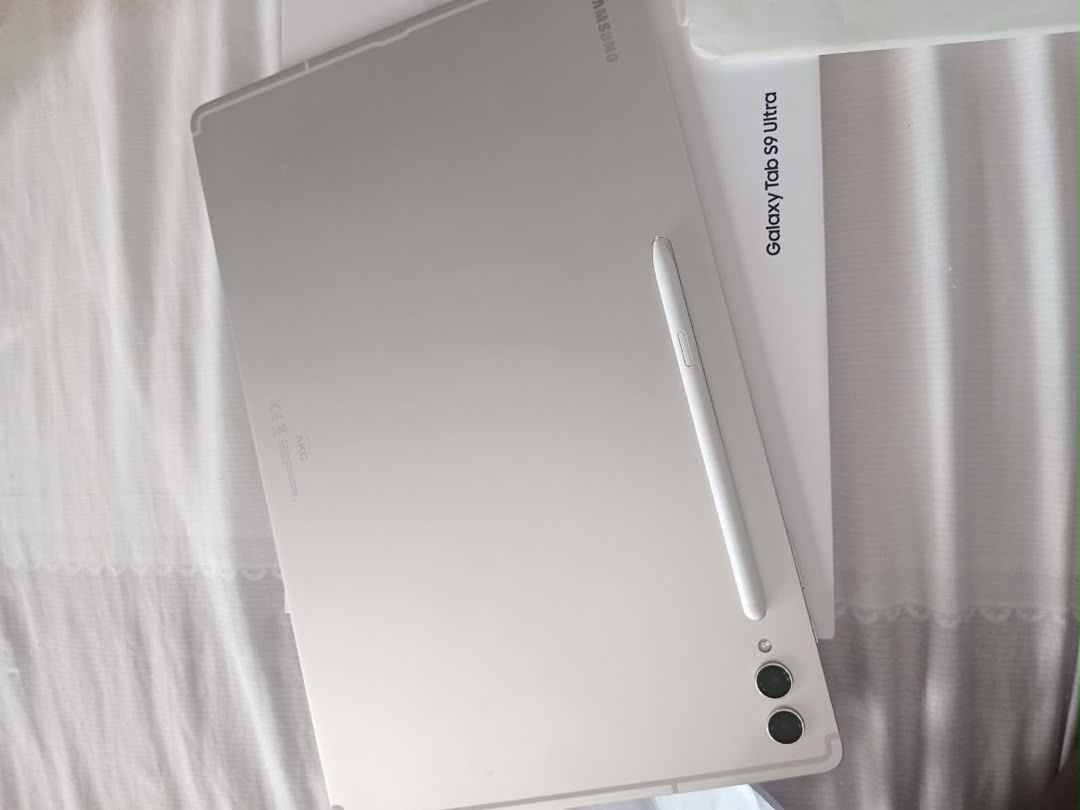 SAMSUNG GALAXY S9 ultra with pen